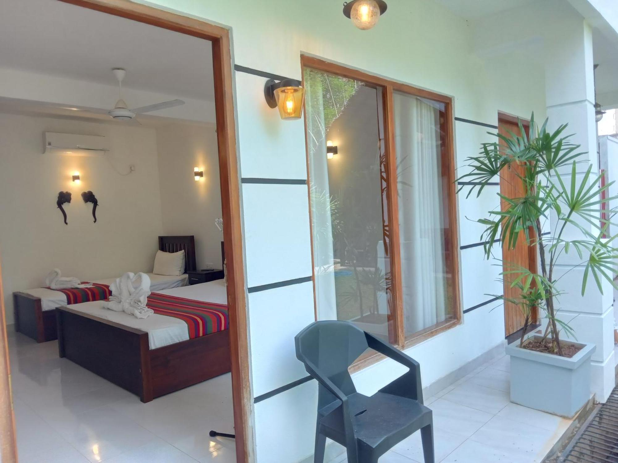 White Rose Safari Home Stay Udawalawe Zewnętrze zdjęcie